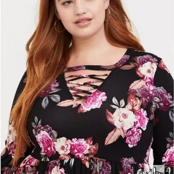 NEW TORRID SUPER SOChocker Lace- UP Babyโdoll Tee - Picture 5 of 16